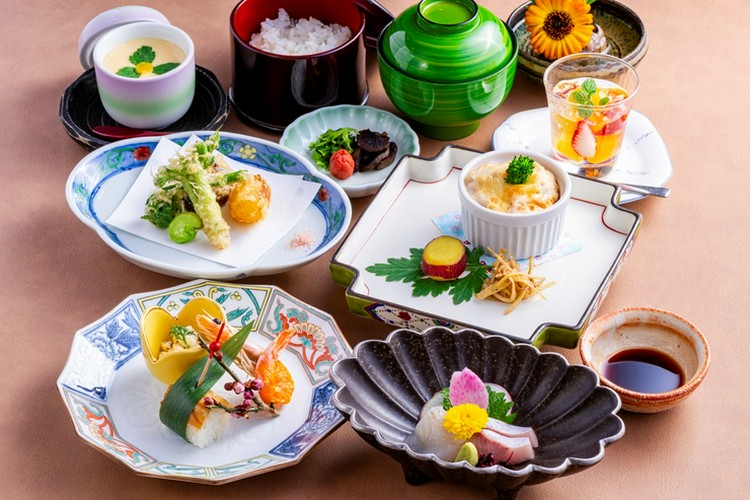 四季亭はな村 別府/日本料理・懐石・会席 ネット予約可 | ヒトサラ