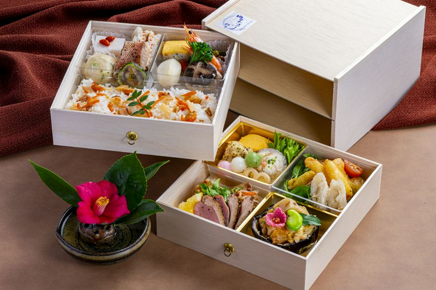 折詰弁当引出二段 4,100円（税別）【３日前までの要予約】