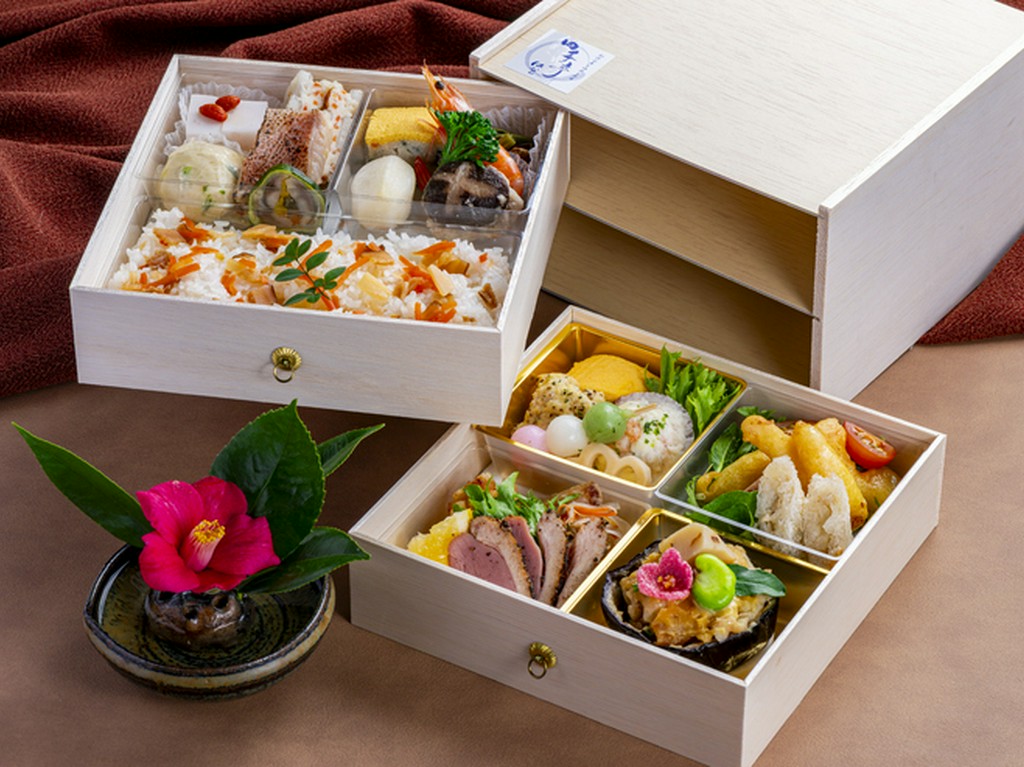 折詰弁当引出二段 4,100円（税別）【３日前までの要予約】
