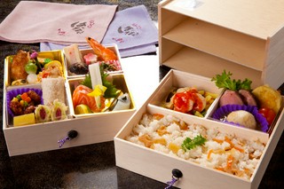 折詰弁当引出二段 3,800円（税別）【３日前までの要予約】