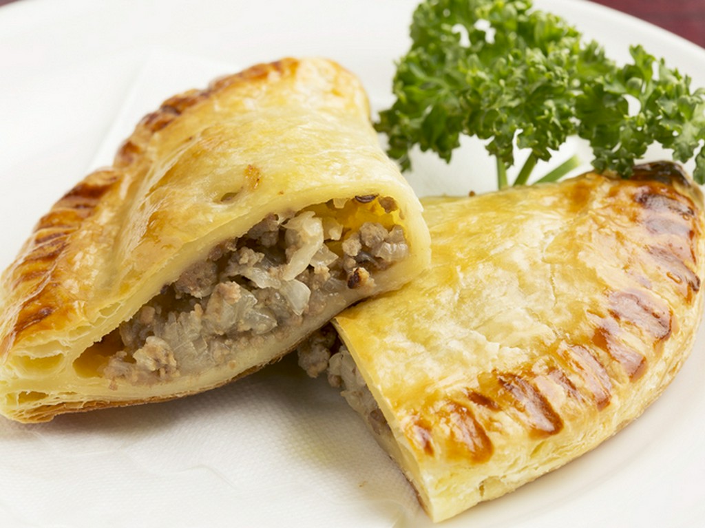  さっくりとした生地とジューシーな具材の『手づくりミートパイ』