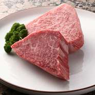 日本三大和牛のひとつである「神戸牛」のサーロインやフィレ肉などを心ゆくまで堪能できます。