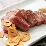 メインのステーキは特選神戸ビーフのサーロインまたはシャトーブリアンをお選びいただけます。