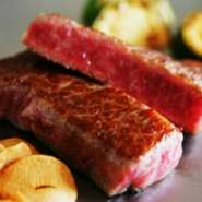 神戸牛ロースをメインに季節のお野菜も鉄板焼きで召し上がっていただけるコースです。
