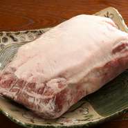 猪肉は適度に脂の入った臭みもなく柔らかい部分だけを使用。