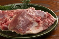 ヘルシーで味わい深い鴨肉は女性に大人気です。