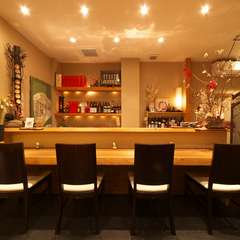 一枚杉のおしゃれなカウンター