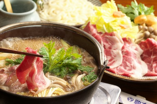 当店ならではのしし鍋、馬肉料理（馬しゃぶ、さくら鍋）、合鴨鍋