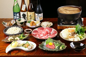 「信州コース」に+で自慢の極上馬刺しと、自家製漬物が付く豪華コース。

サービス料10%別途頂戴いたします