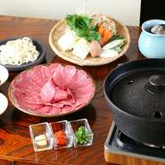 南信州では有名な郷土料理馬ロースを使ったすき焼きです
牛肉よりもカロリー1/3というのも嬉しいです