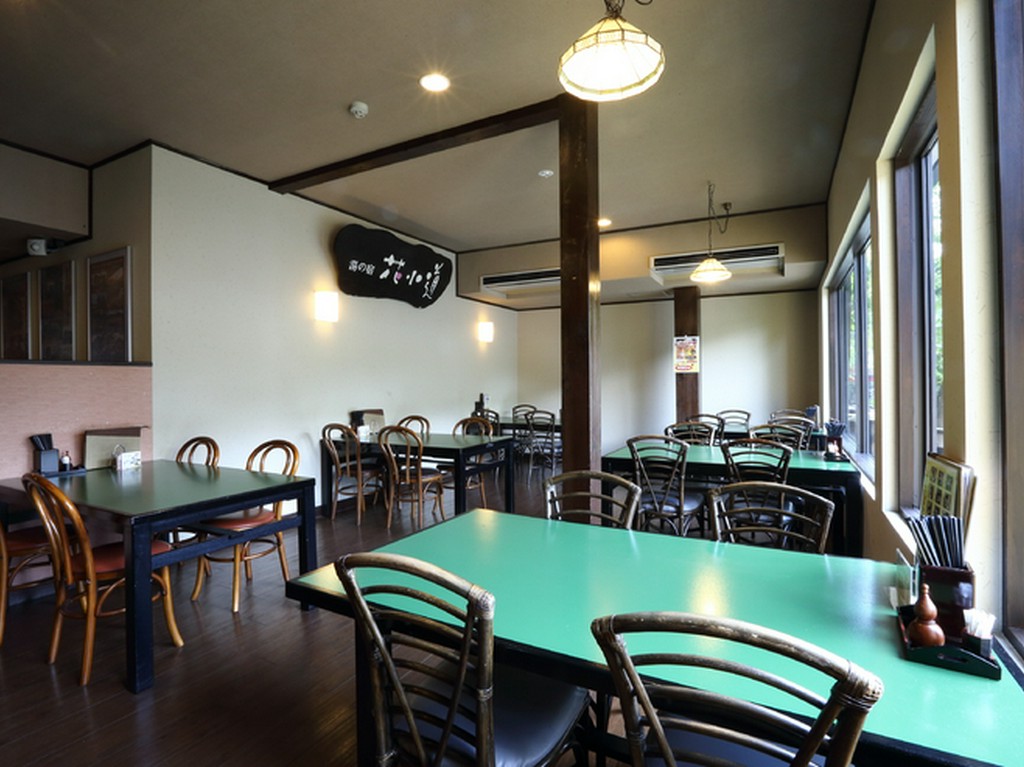 桂川の景観を眺めながらお食事が楽しめます