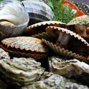 カキの旨い季節到来。炭火焼きで味わう、獲れたてのカキや長太郎は絶品◎