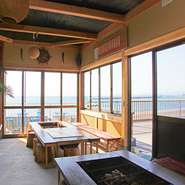 炭火で焼く新鮮プリプリな牡蠣や長太郎貝、さらに長太郎貝の刺身も付いたコースが一番人気です。店内も新たにリニューアルしましたので、是非ご来店ください♪