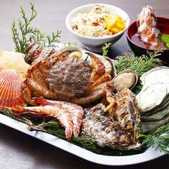 海の幸を豪快に炭火焼きで…