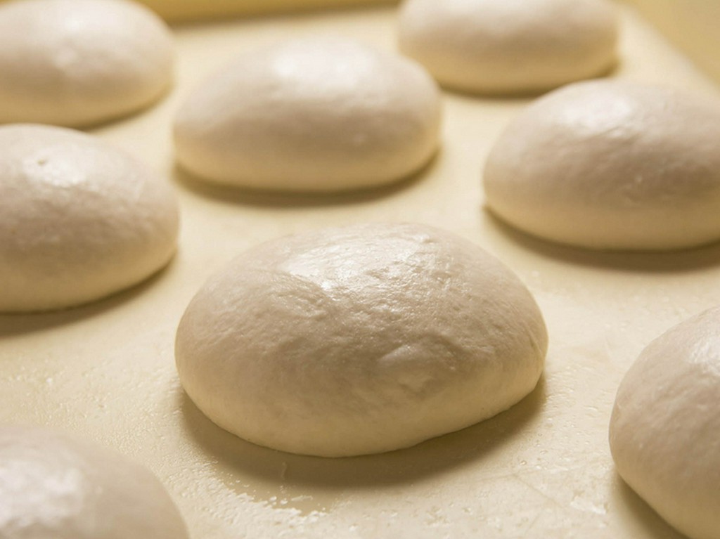 ピッツァは生地が命。生地の粉へのこだわりあり