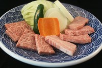 伊萬里牛の特上ロースと特選カルビを一緒堪能できます。