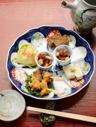 京料理の旬を手軽に楽しめる『おばんざい盛り合わせ』