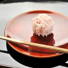 食事の後、抹茶と供される『菓子』