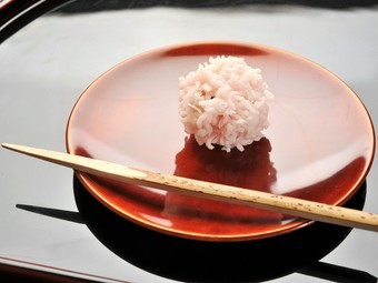 食事の後、抹茶と供される『菓子』