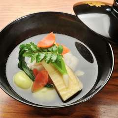 季節を五感で楽しむ『煮物椀』　（写真は春の献立例）