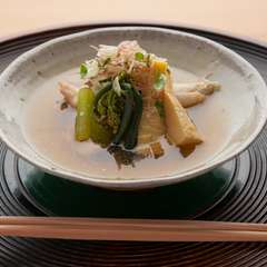 旬の食材を用い　季節を感じる献立を