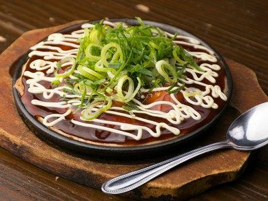 ねぎの風味が芳ばしく香る『カキ鉄板ねぎ焼』