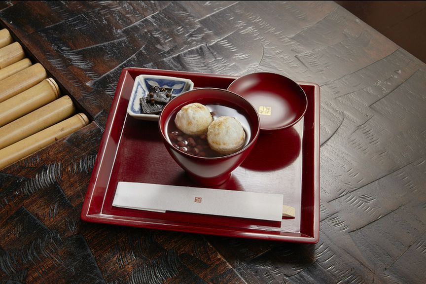 清潔感あふれる店内で大人カジュアルな女子会を