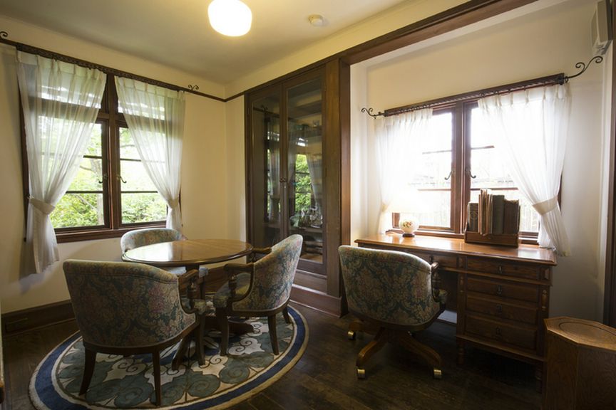 ヴォーリズ建築の特別室はカフェとしてご利用いただけます