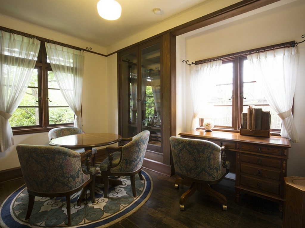 ヴォーリズ建築の特別室はカフェとしてご利用いただけます