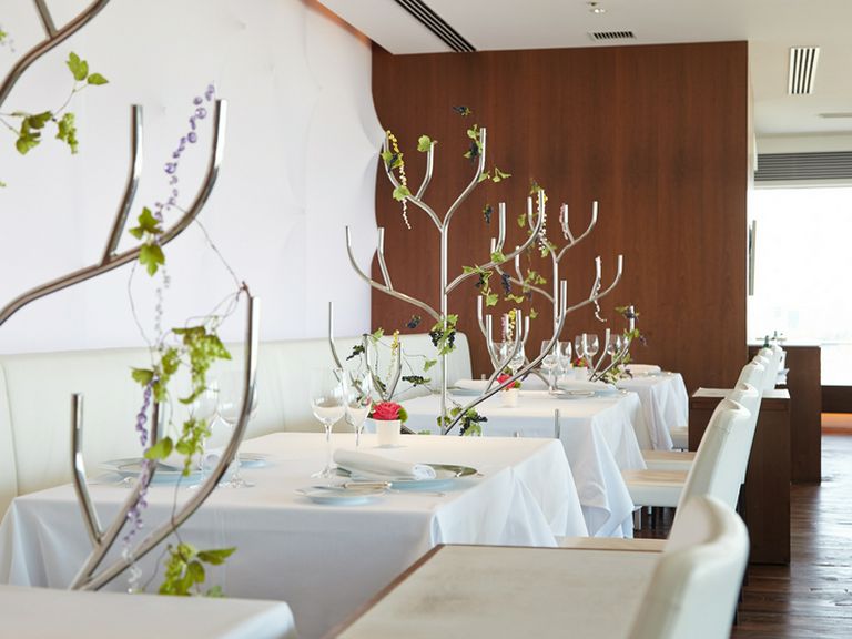 抜群の安定感を誇る料理とサービスは、大切な会食にも