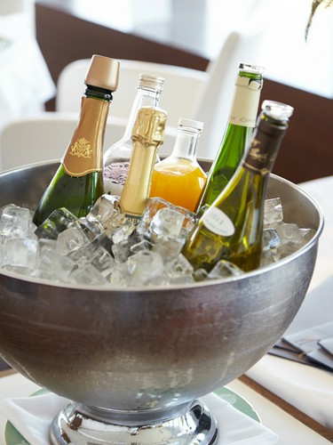 ソムリエがお客様に合わせてセレクトいたします