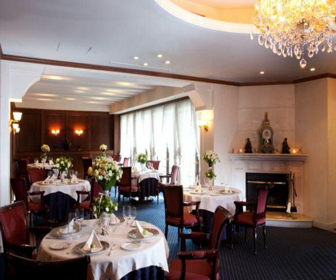 贅を尽くしたラグジュアリーな大人の世界へエスコート