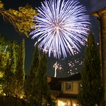8月2日（土）17時より受付
当日は20時から花火の打ち上げがあります。
18時までにご来店されますと、食後にガーデンからご鑑賞いただける予定です。
※ｷｬﾝｾﾙ等についてはご予約時にお問い合せください。