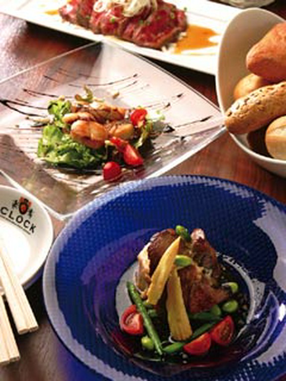 マグロほほ肉の炙り820円、帆立貝の軽い炙り ナッツ添え720円等