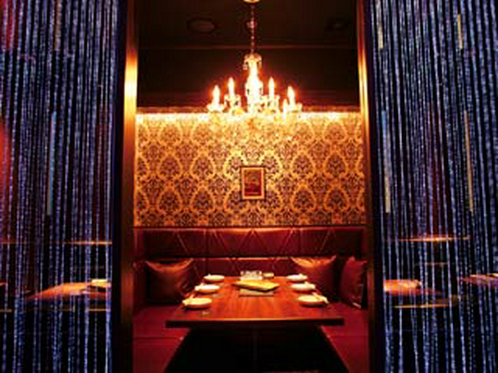 オーロラのカーテンが眩い人気の部屋。