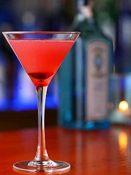 カクテル名 「マトゥーラ」・・・それは、静かなるスナイパー!