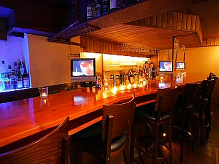 温かさとクールさを合わせ持つ2層(理想)空間。