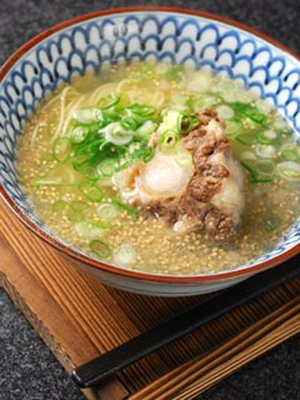 テールらーめん　720円