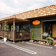 木のぬくもりを感じるお店です
お気軽にお立ち寄りください。