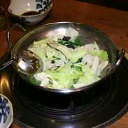 福岡本店【もつ擴】に引けをとらない味で、福岡出身の人に「うまい」といわせました。この味を名古屋で味わえるのは【もつ藤】だからこそ。