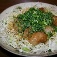 コラーゲンが豊富な「もつ」と野菜タップリのメニューは美容にもいいし、もちろん体にもいい。女性には特にオススメです。