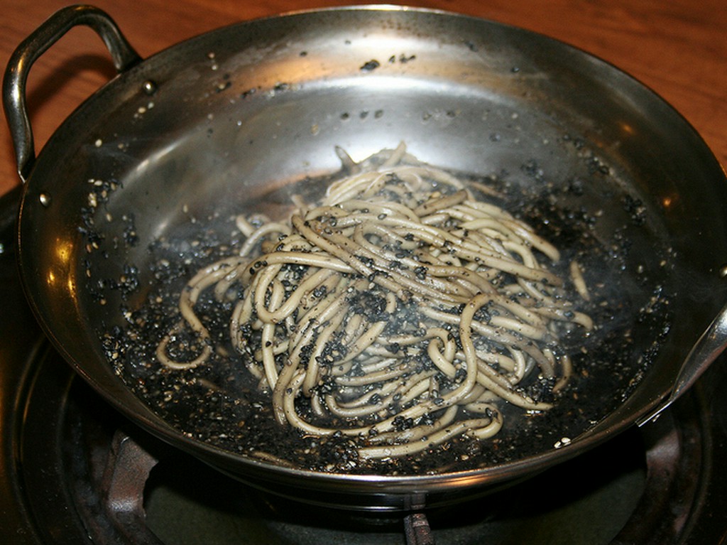 もつ鍋のシメには『胡麻そば』