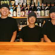 お客様に元気よく応対します。よろしくお願いいたします。