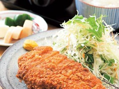 一番人気の「ロースかつ定食」（120g）