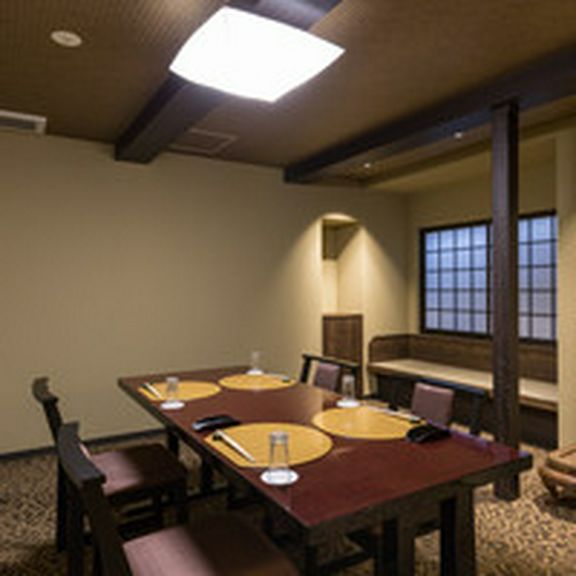 全席完全個室、椅子席(2名様から)