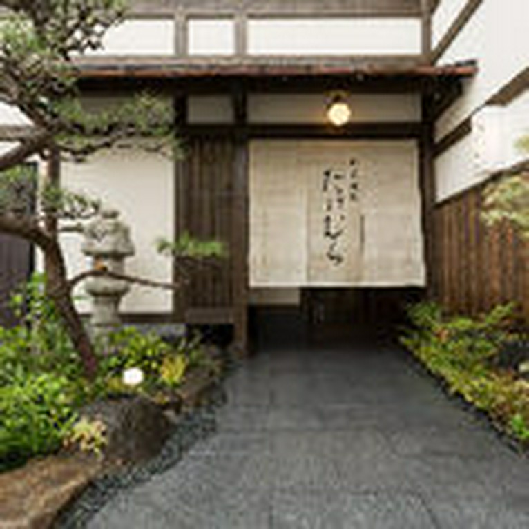 落ち着いた大人の料亭