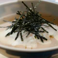 自家製ごまだれが美味しさの決め手『鯛茶漬け』