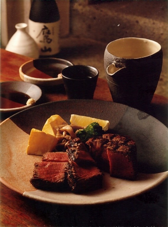 特別な日は＜網焼き和牛ステーキ＞で贅沢なひとときを。