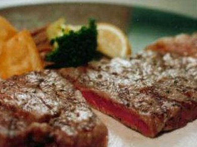 地元産ワインがおすすめ。世界のワインも取り扱っております。