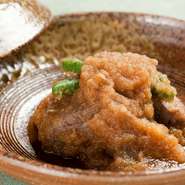 アラカルトのメニュー。牛肉に大根おろしを添え甘辛に煮込みました。